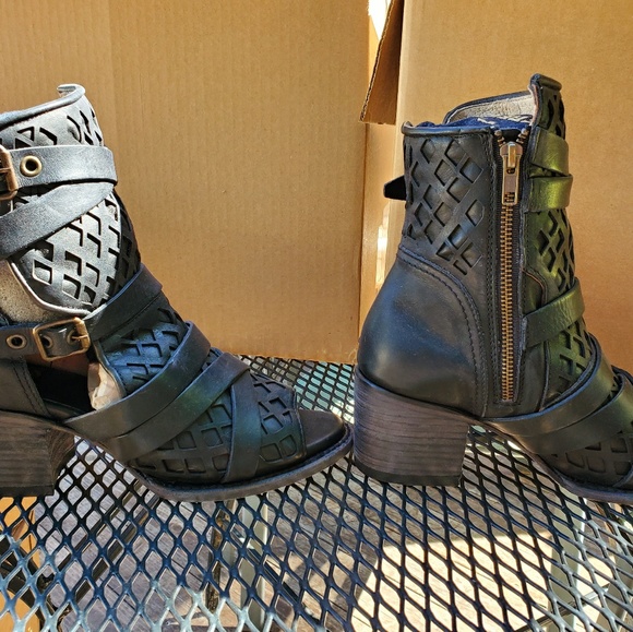 Freebirds - Chelsea - Picture 2 of 5